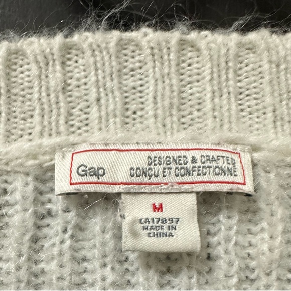 Gap Sweater - Picture 2 of 3